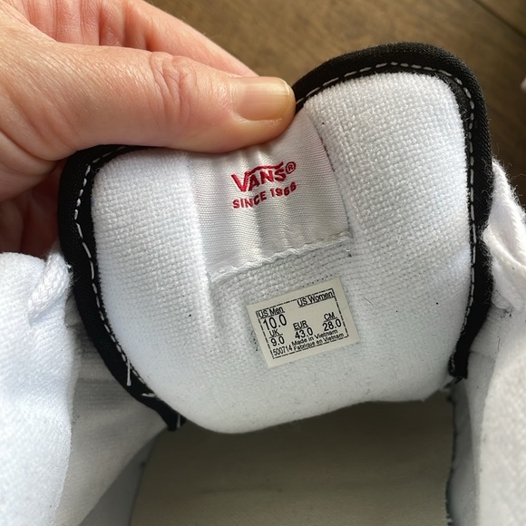 Vans - Picture 8 of 13